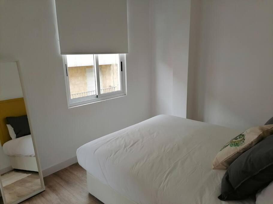 Apartamento Completamente Equipado Centro Ferrol Bagian luar foto